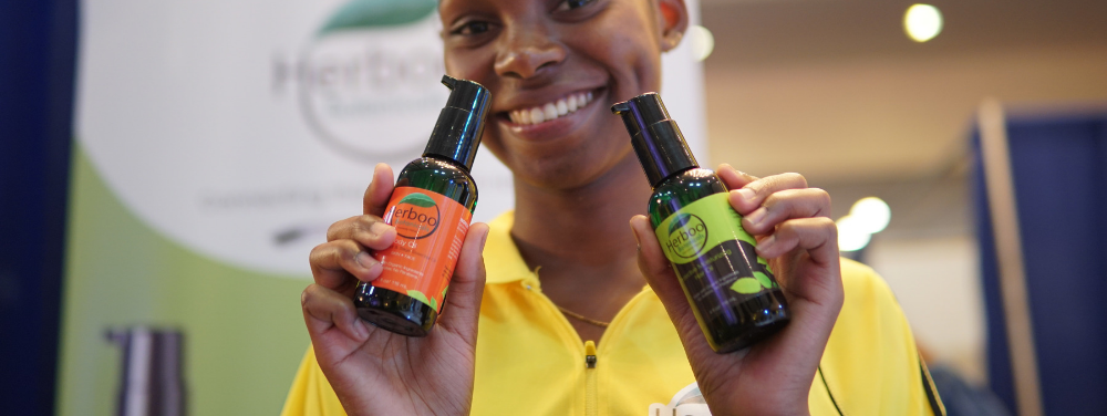 naturally-solving-common-hair-and-skin-problems-headline-image